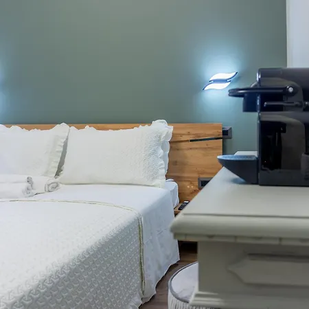 Aurelia Garden Suite